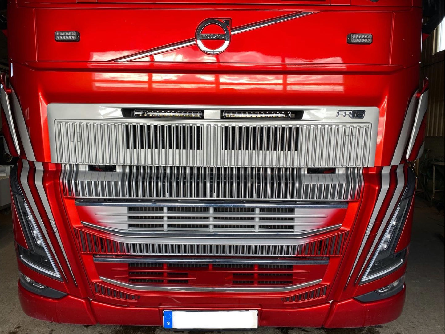 Viklight Ymer Pro 2x14tum LED Extraljus – Grillkit Volvo FH 2021+ - Bilupplysningen