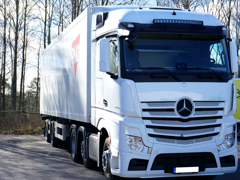 KIT Mercedes-Benz Actros modellanpassat fäste ovanför solskyddet - Bilupplysningen