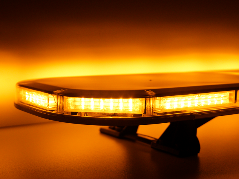 LED Blixtljusramp 142 cm – ECE R65 Klass 1 & lågprofil för yrkesfordon - Bilupplysningen