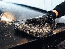 Pureest Tvätthandske Mikrofiber – Svart/Vit för skonsam biltvätt - Bilupplysningen