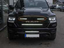 Modellanpassat fäste för 2*10tum LED i Övre Grill - Dodge RAM Laramie fr 2019 - Bilupplysningen