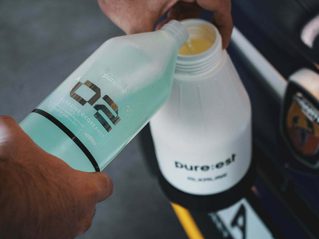 Pureest A2 Alkalisk Avfettning 1L – Effektiv förtvätt för riktigt smutsiga bilar - Bilupplysningen