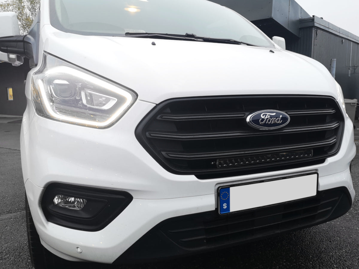 Modellanpassat fäste för 20" LED-ramp – Ford Transit Custom från 2018 - Bilupplysningen