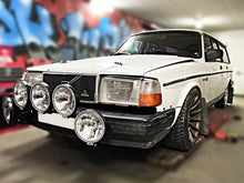 Nummerplåtsfäste för 5 runda extraljus - Bilupplysningen