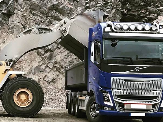 Grillkit Volvo FH med Rigid SR Series Pro 30" LED-ramp – Modellanpassat - Bilupplysningen